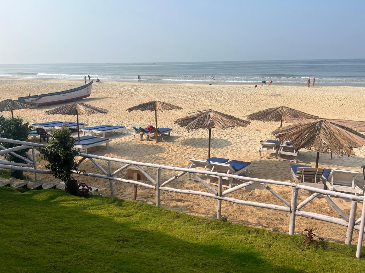 Resort Happy Shack And Wooden Huts Colva