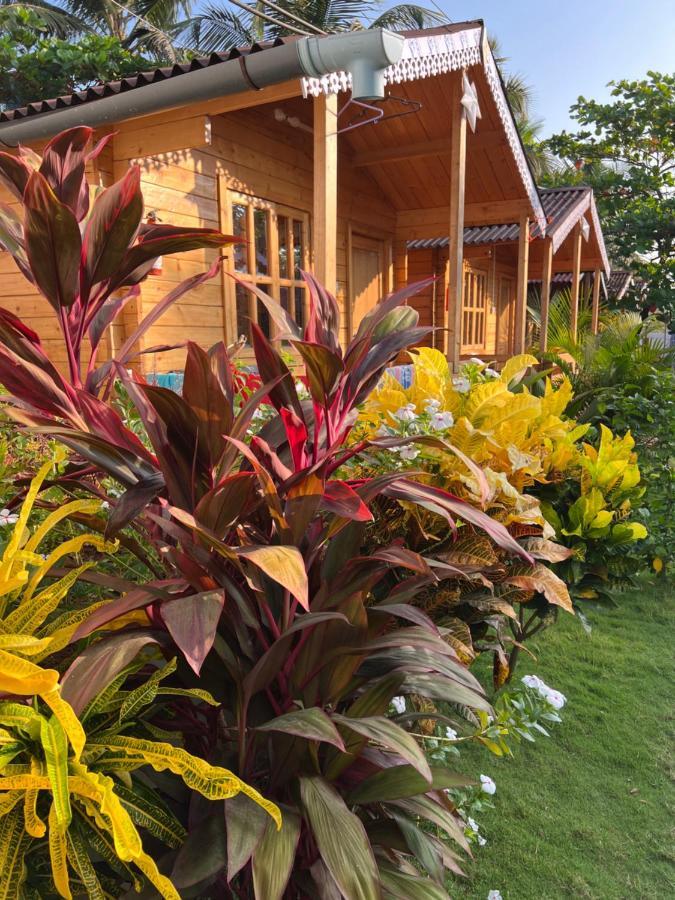 Happy Shack And Wooden Huts Resort Colva