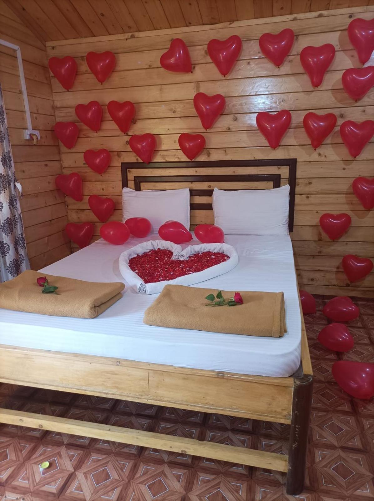Happy Shack And Wooden Huts * Colva